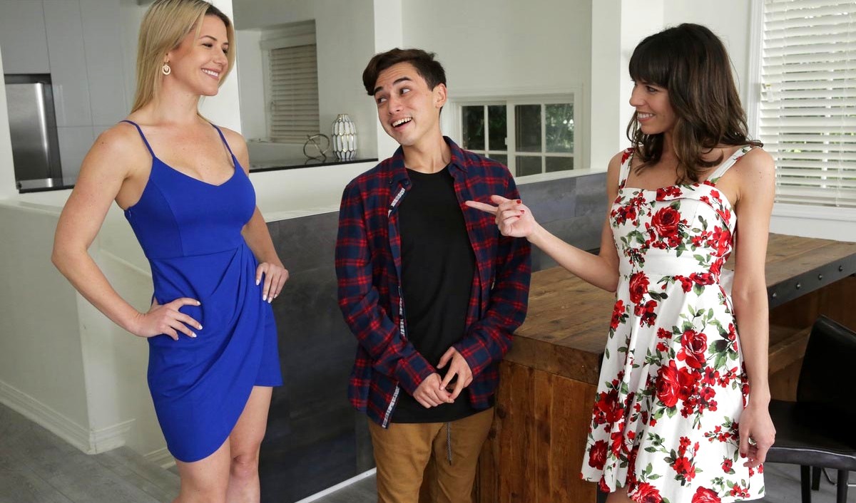 Пасынок ебет двух зрелых мачех в экстазе! Дикий трах похотливых милф