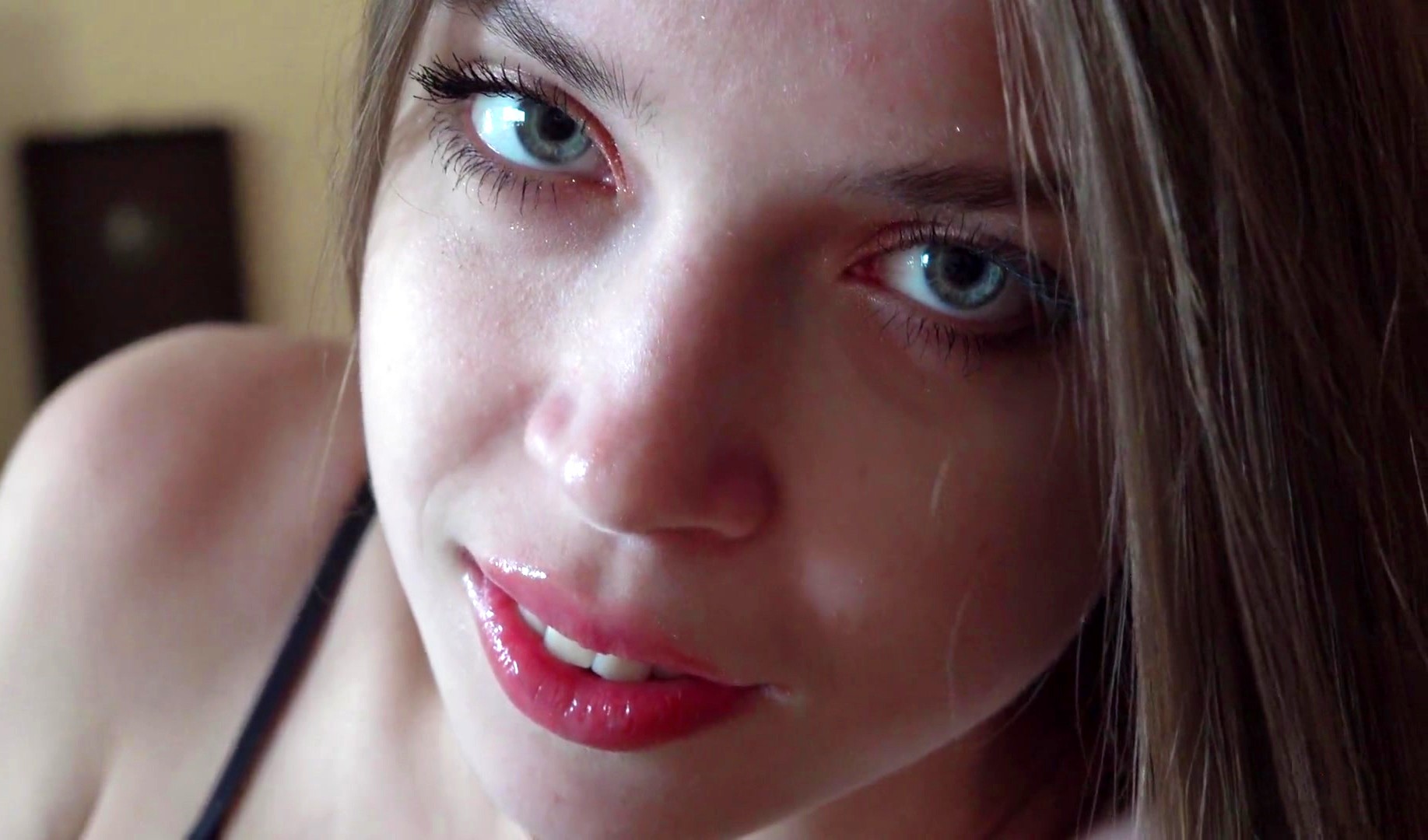 Горячая русская милфа тайком трахается с соседом по даче ежедневно!