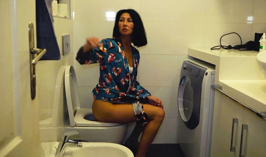 Пасынок жестко ебет мачеху ночью (отец спит) и утром после его ухода!