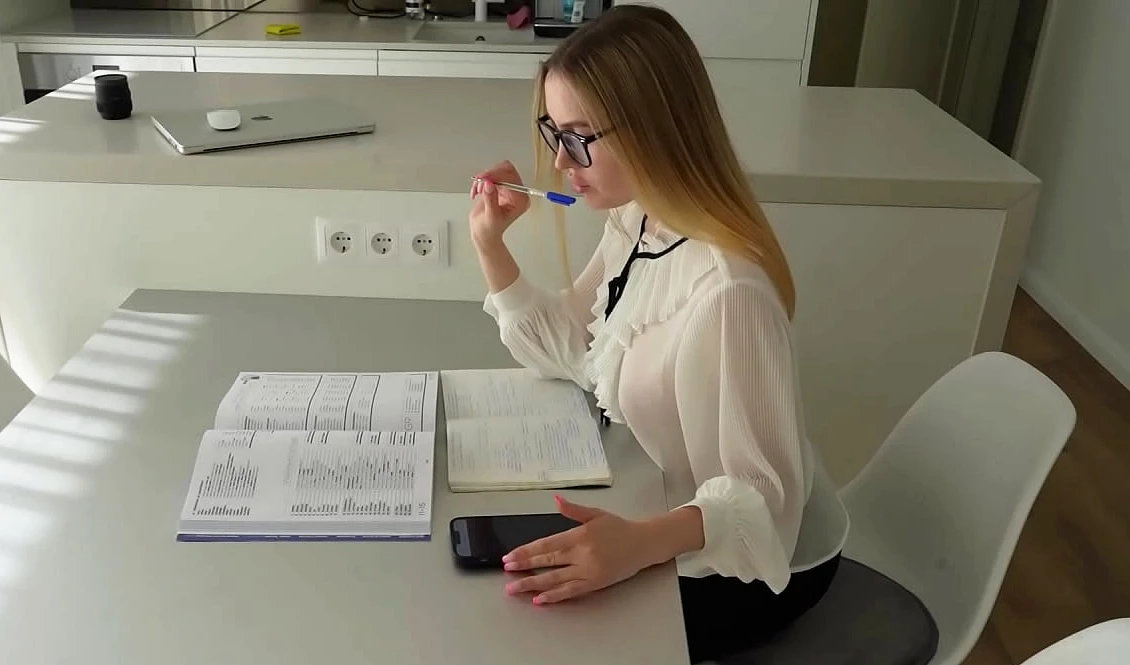 Трахаю русскую студентку до оргазма: полезно, горячо и безумно приятно!