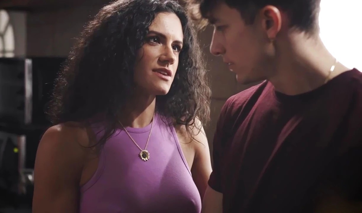 Горячая мачеха: «Пасынок, еби меня жестко! Муж — полный ноль в постели!»