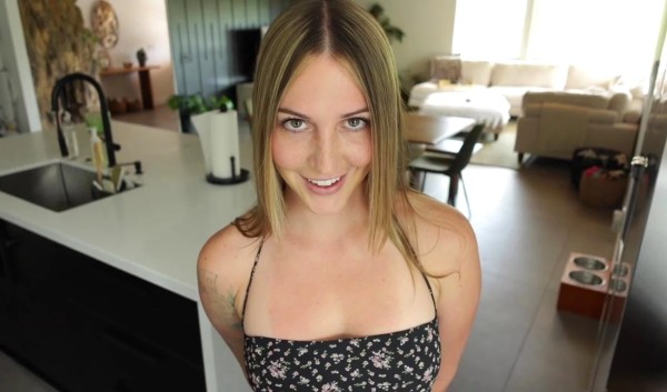 И как тут девушке не изменить, если сестра соблазняет и трахаться хочет???