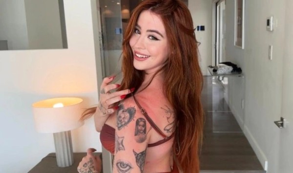 Увлекательный секс с нежной красоткой и спасателем в пляжном домике