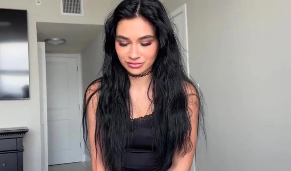 И может моя сестра не такая как все, но это не мешает мне ее трахать